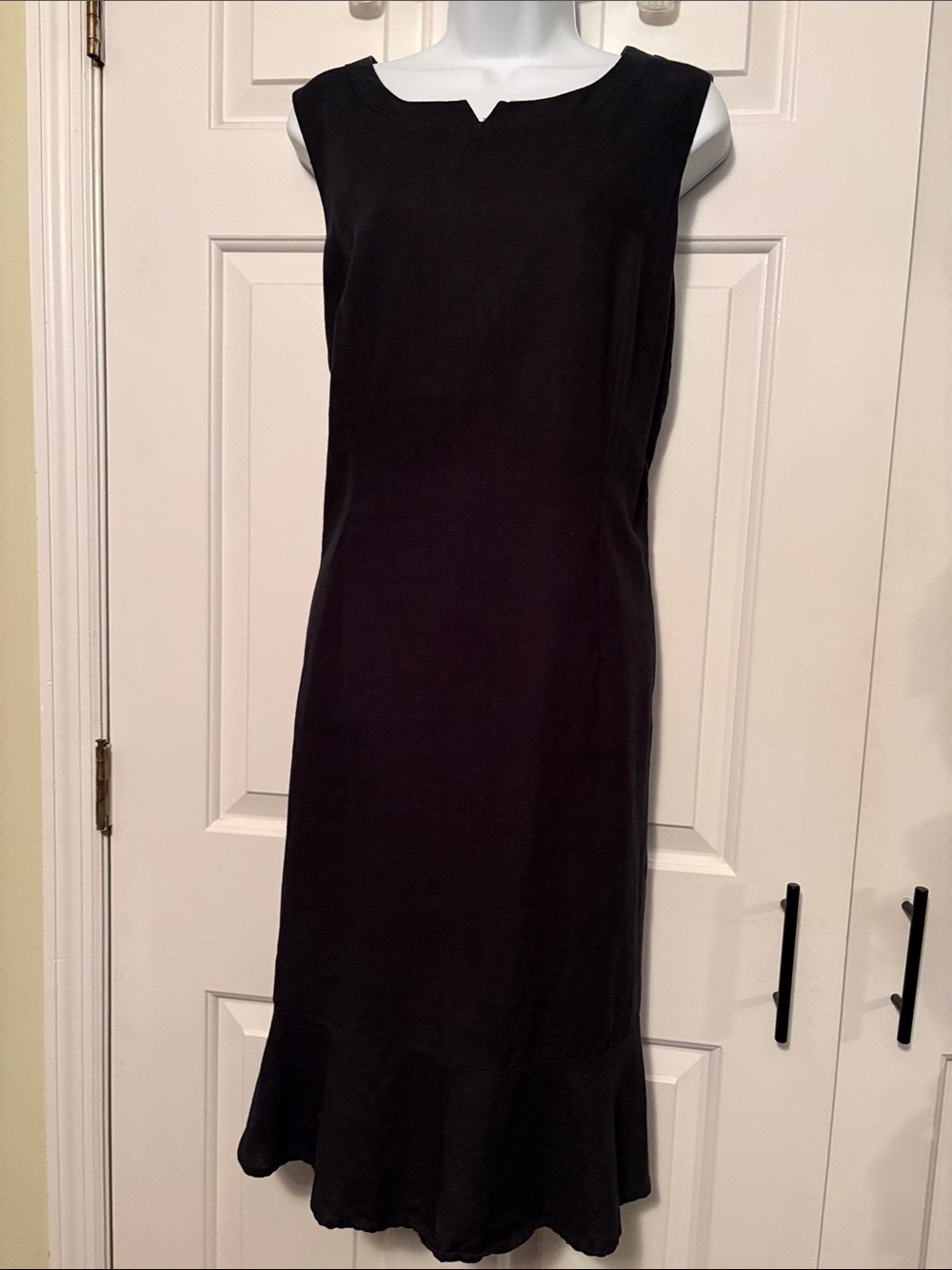 Kim Rogers Black Sleeveless Shift Dress with Fluted Hem